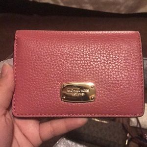 Michael Kors medium slim wallet in color tulip 🌷